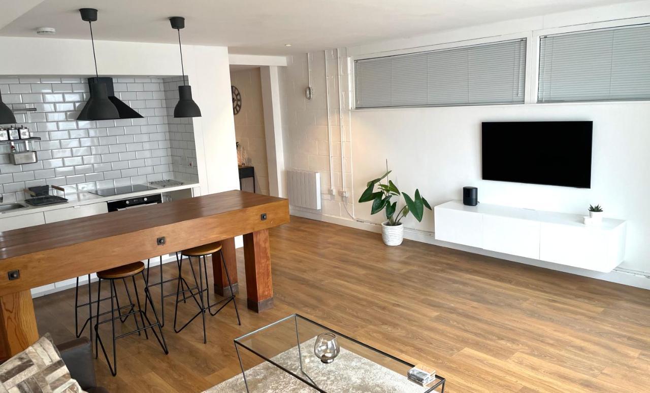 Spacious Industrial Style